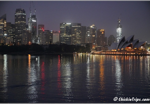Sydney Harbor Opera House 002